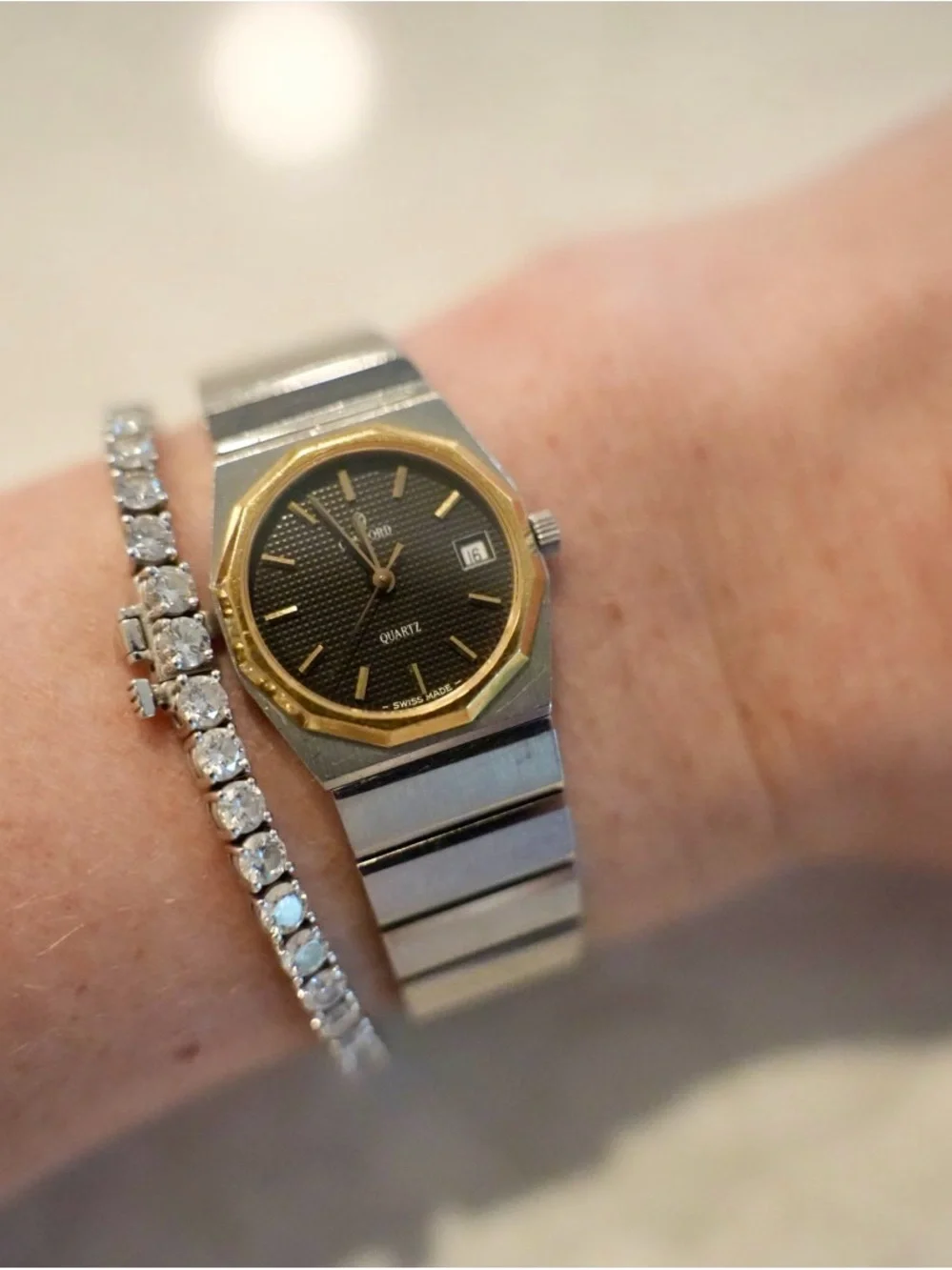 Vintage Ladies Concord Mariner SG watch 18k gold bezel accent